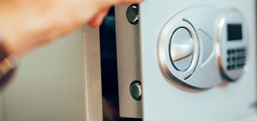 Fingerprint Safe Openers in Jamul, CA